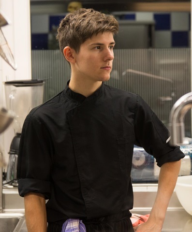 Alexander in der Küche