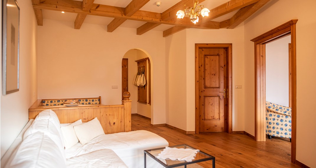 The living area of the Suite Treasure Case
