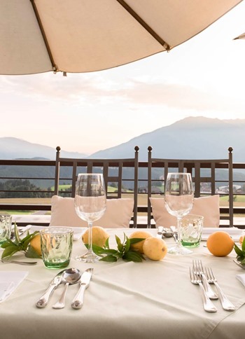 Un tavolo in terrazza